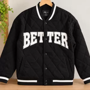 FB SISTER Damen Collegejacke Schwarz mit Steppung und Schriftzug – Größe M